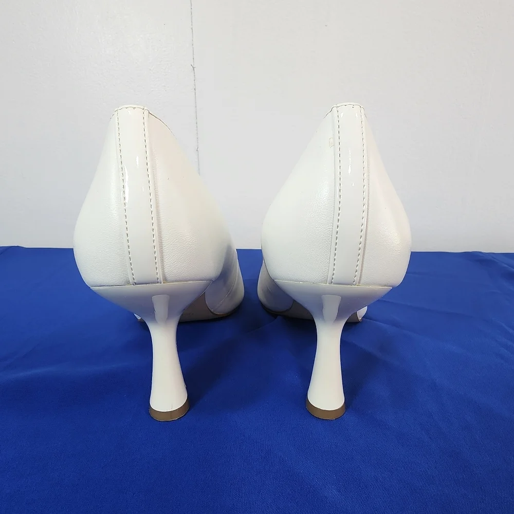 Nine West Pointy Cap Toe Pump color bone size 8.5M